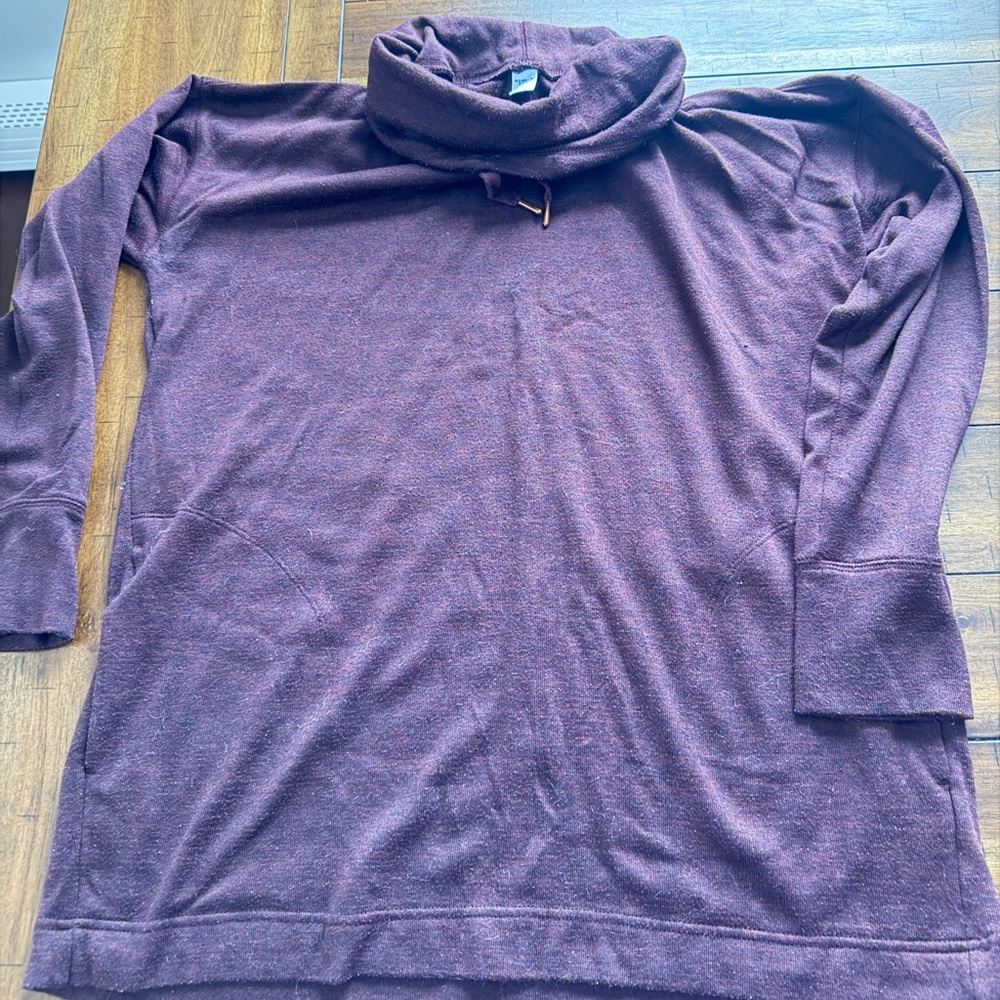 Women’s Large Old Navy Active cowel neck pullover